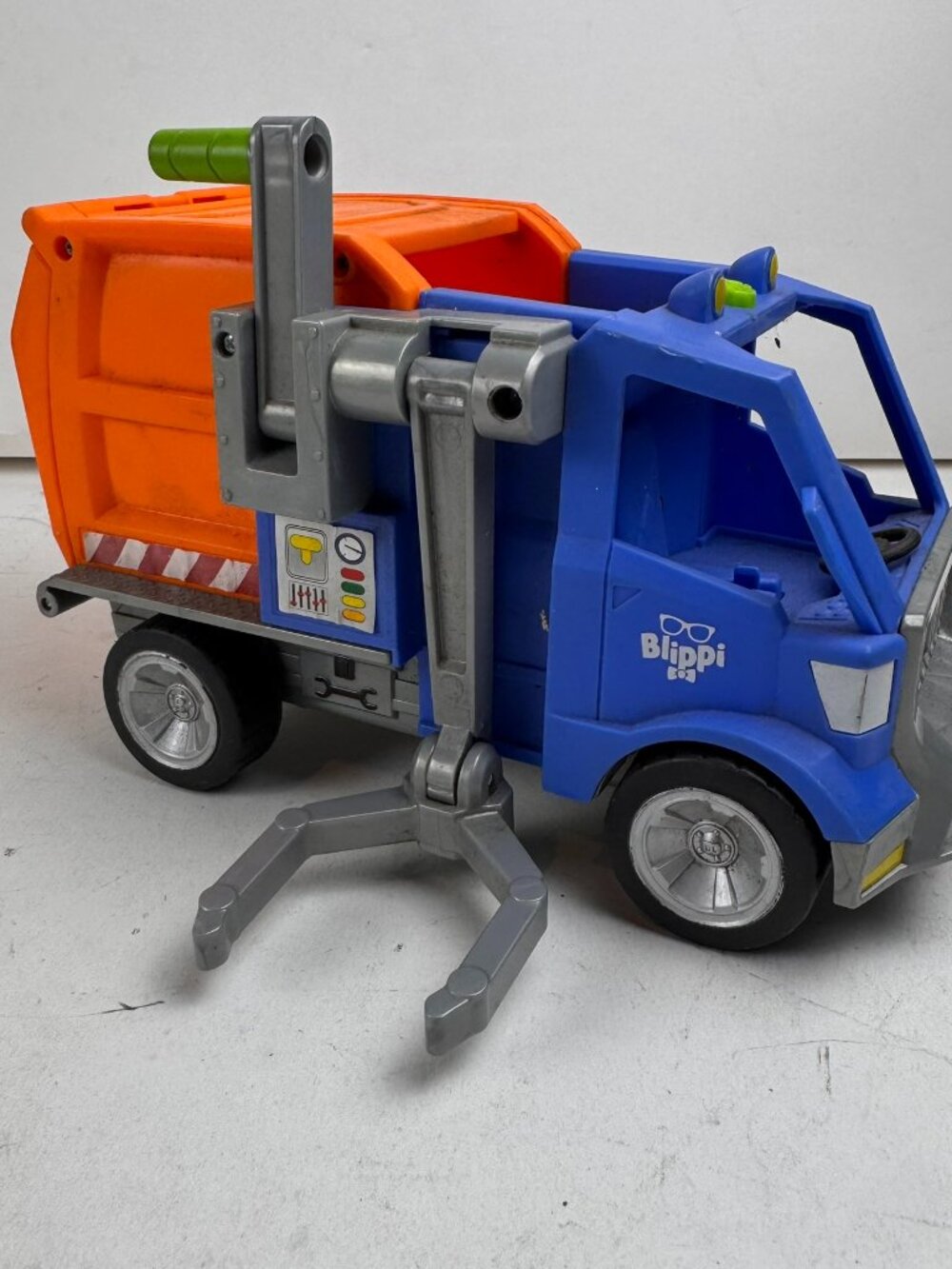 Blippi Recycling Garbage Truck Toy Jazwares 2020 Working Claw Dump Bed Sounds